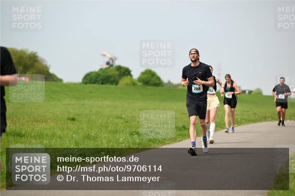 10.05.2026 - 8. Wedeler Halbmarathon Dr. Thomas Lammeyer http://msf.ph/oto/9706114 10.05.2026 11:57:28 Laufen 288, 483 meine-sportfotos.de