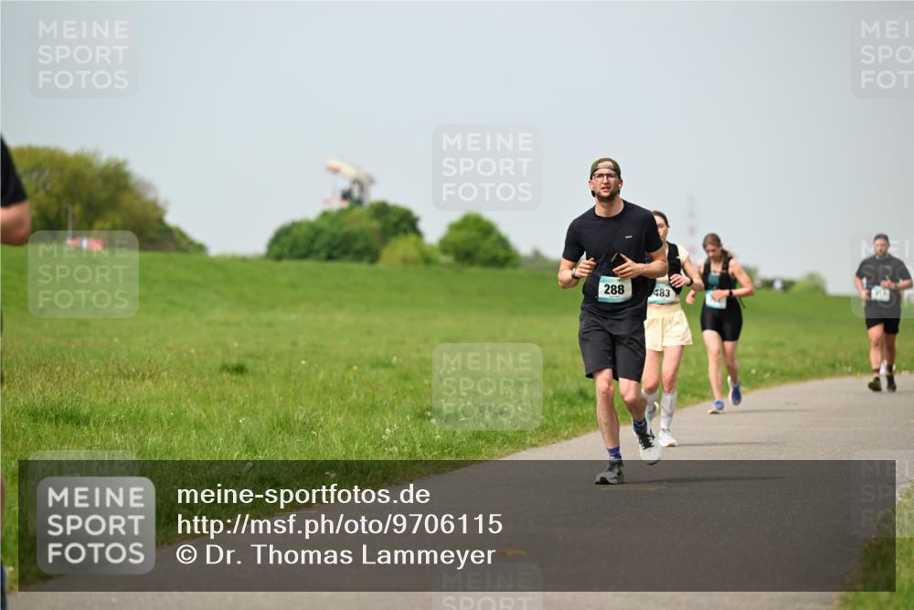 10.05.2026 - 8. Wedeler Halbmarathon Dr. Thomas Lammeyer http://msf.ph/oto/9706115 10.05.2026 11:57:28 Laufen 288, 483 meine-sportfotos.de