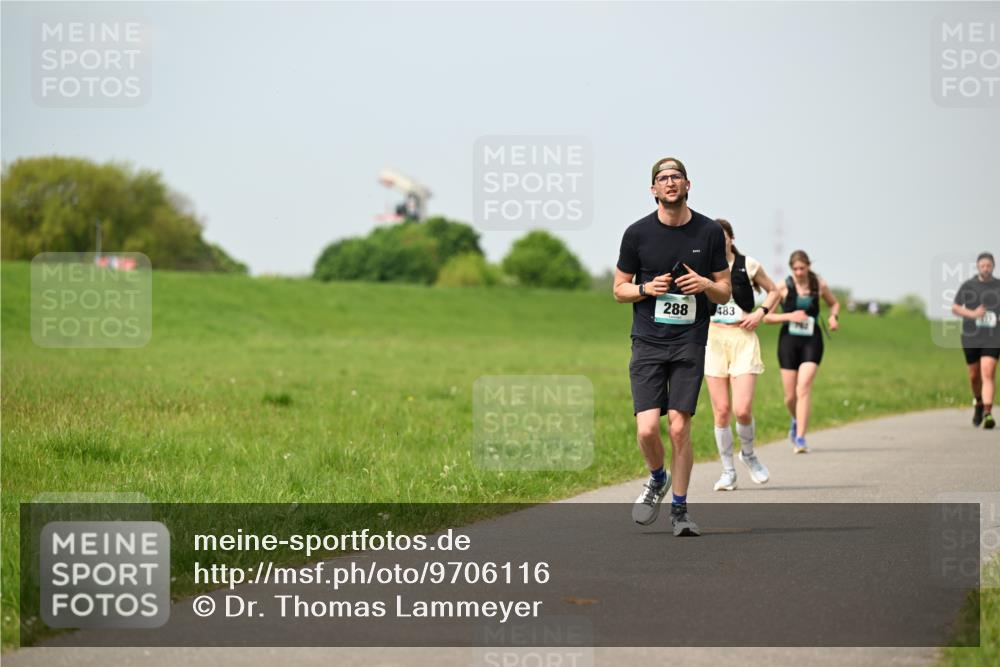 10.05.2026 - 8. Wedeler Halbmarathon Dr. Thomas Lammeyer http://msf.ph/oto/9706116 10.05.2026 11:57:29 Laufen 288, 483 meine-sportfotos.de