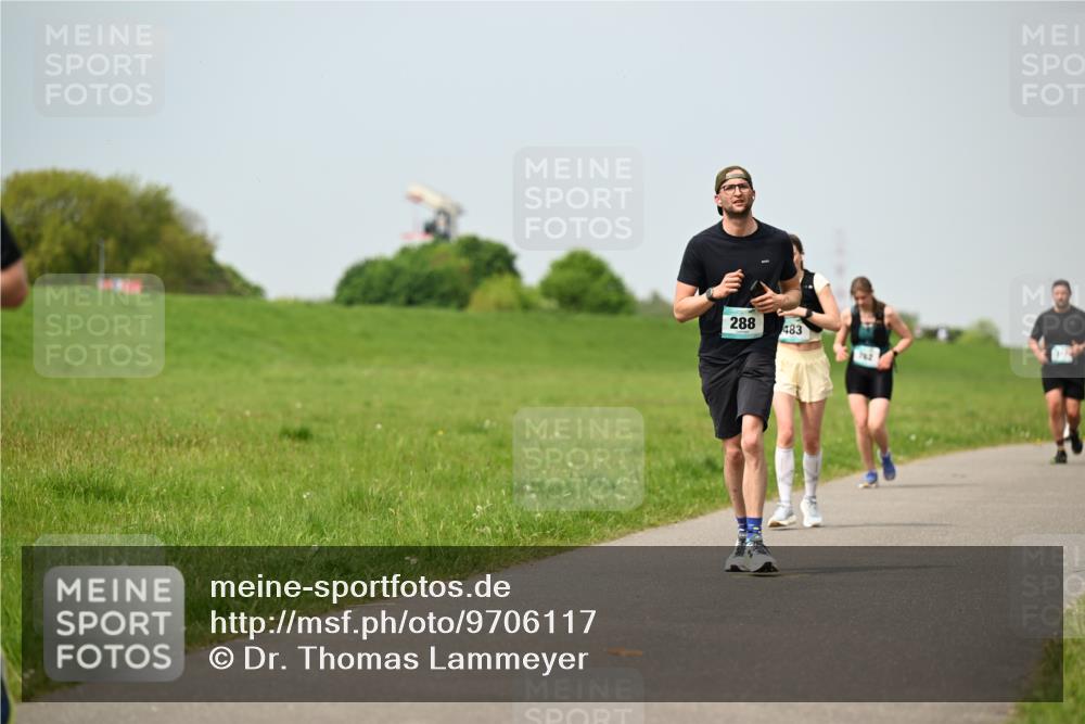 10.05.2026 - 8. Wedeler Halbmarathon Dr. Thomas Lammeyer http://msf.ph/oto/9706117 10.05.2026 11:57:28 Laufen 288, 483 meine-sportfotos.de