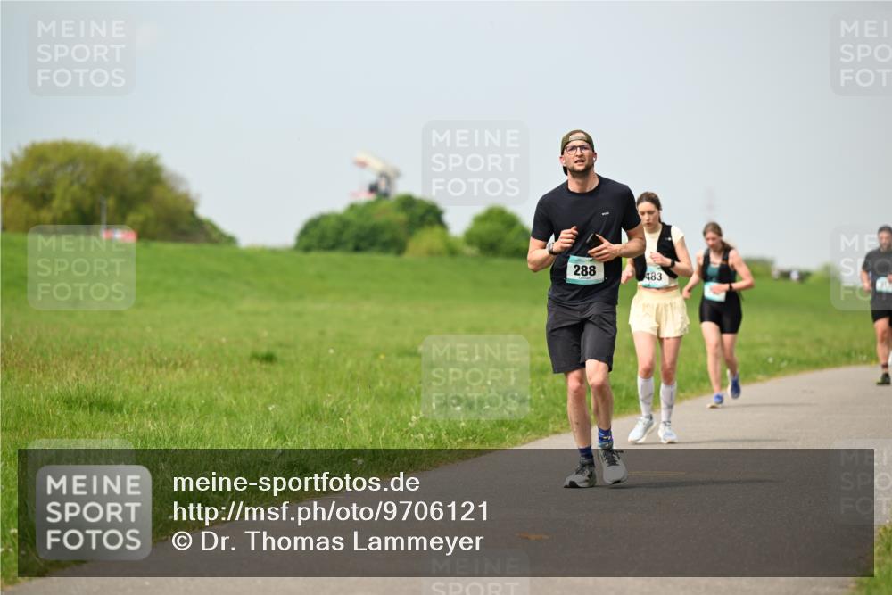 10.05.2026 - 8. Wedeler Halbmarathon Dr. Thomas Lammeyer http://msf.ph/oto/9706121 10.05.2026 11:57:29 Laufen 288, 483 meine-sportfotos.de