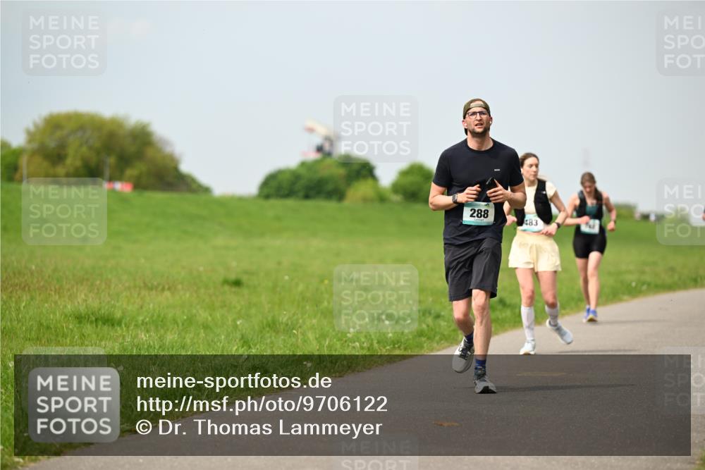 10.05.2026 - 8. Wedeler Halbmarathon Dr. Thomas Lammeyer http://msf.ph/oto/9706122 10.05.2026 11:57:29 Laufen 288, 483 meine-sportfotos.de