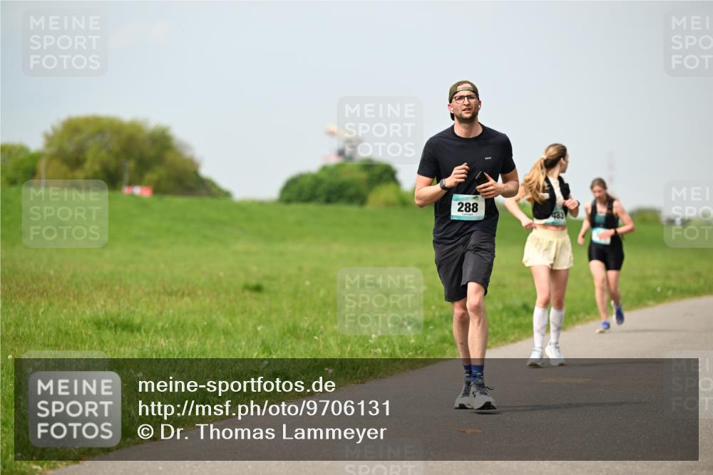 10.05.2026 - 8. Wedeler Halbmarathon Dr. Thomas Lammeyer http://msf.ph/oto/9706131 10.05.2026 11:57:30 Laufen 288, 483 meine-sportfotos.de
