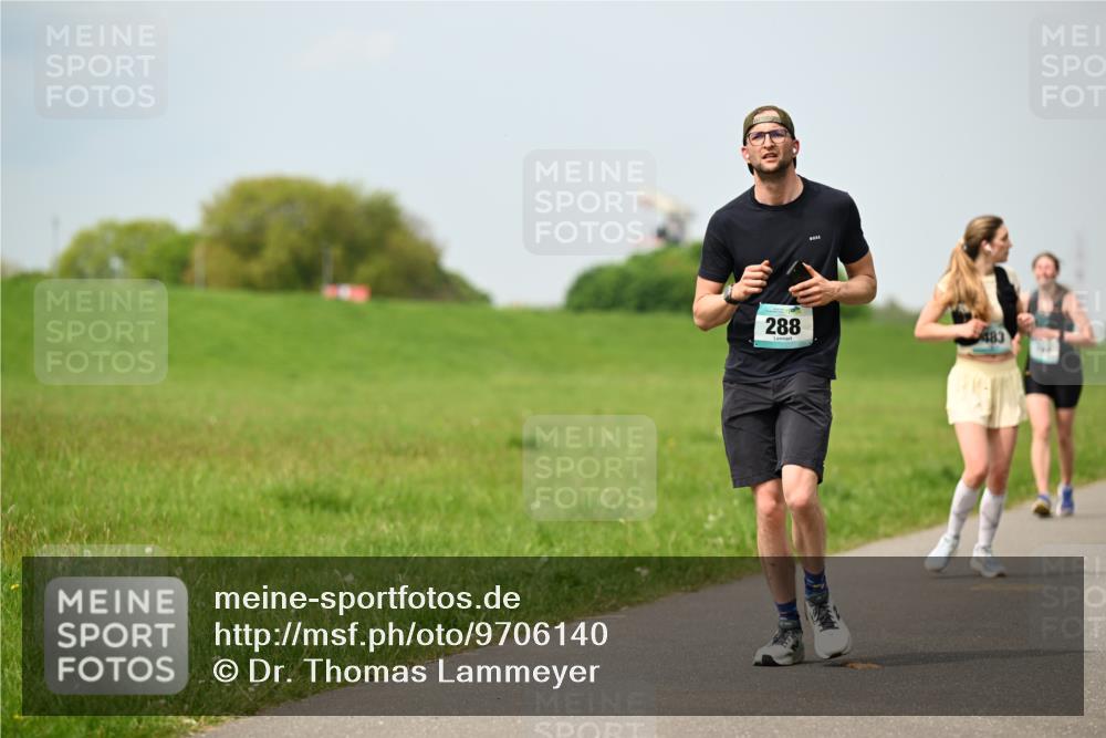 10.05.2026 - 8. Wedeler Halbmarathon Dr. Thomas Lammeyer http://msf.ph/oto/9706140 10.05.2026 11:57:31 Laufen 288, 483 meine-sportfotos.de