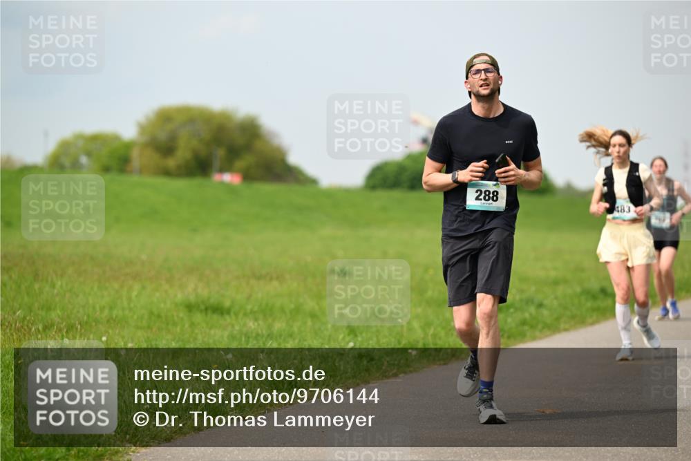 10.05.2026 - 8. Wedeler Halbmarathon Dr. Thomas Lammeyer http://msf.ph/oto/9706144 10.05.2026 11:57:31 Laufen 288, 483 meine-sportfotos.de