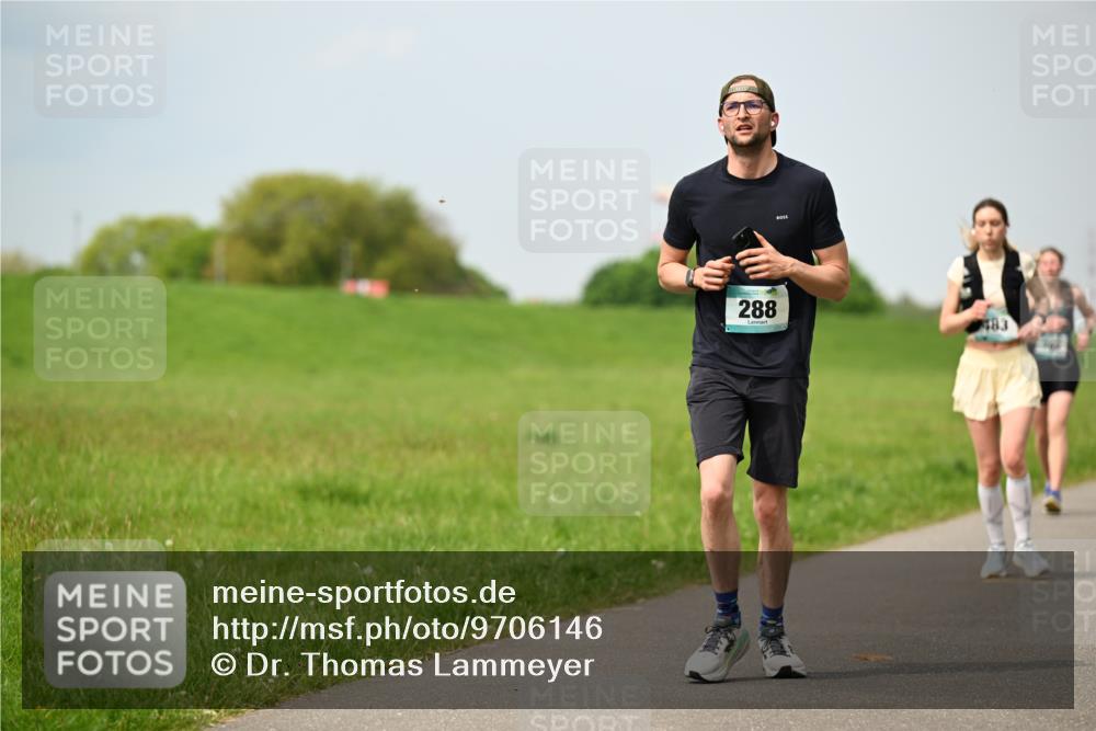 10.05.2026 - 8. Wedeler Halbmarathon Dr. Thomas Lammeyer http://msf.ph/oto/9706146 10.05.2026 11:57:31 Laufen 288 meine-sportfotos.de
