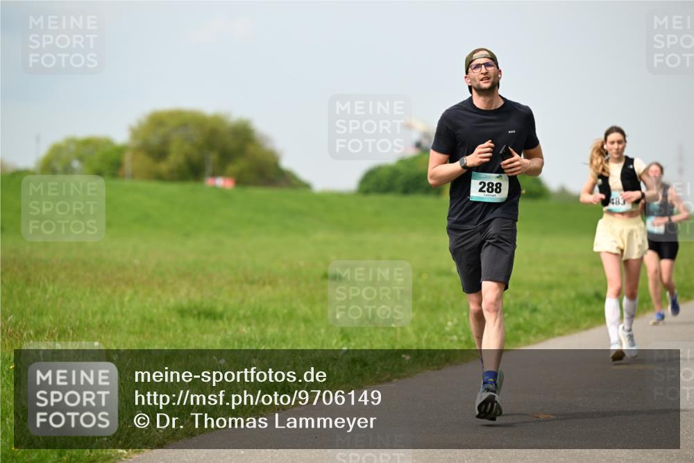 10.05.2026 - 8. Wedeler Halbmarathon Dr. Thomas Lammeyer http://msf.ph/oto/9706149 10.05.2026 11:57:31 Laufen 288, 483 meine-sportfotos.de