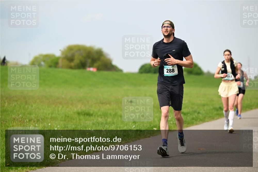 10.05.2026 - 8. Wedeler Halbmarathon Dr. Thomas Lammeyer http://msf.ph/oto/9706153 10.05.2026 11:57:31 Laufen 288 meine-sportfotos.de