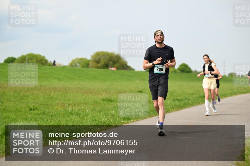 10.05.2026 - 8. Wedeler Halbmarathon Dr. Thomas Lammeyer http://msf.ph/oto/9706155 10.05.2026 11:57:31 Laufen 288, 483 meine-sportfotos.de