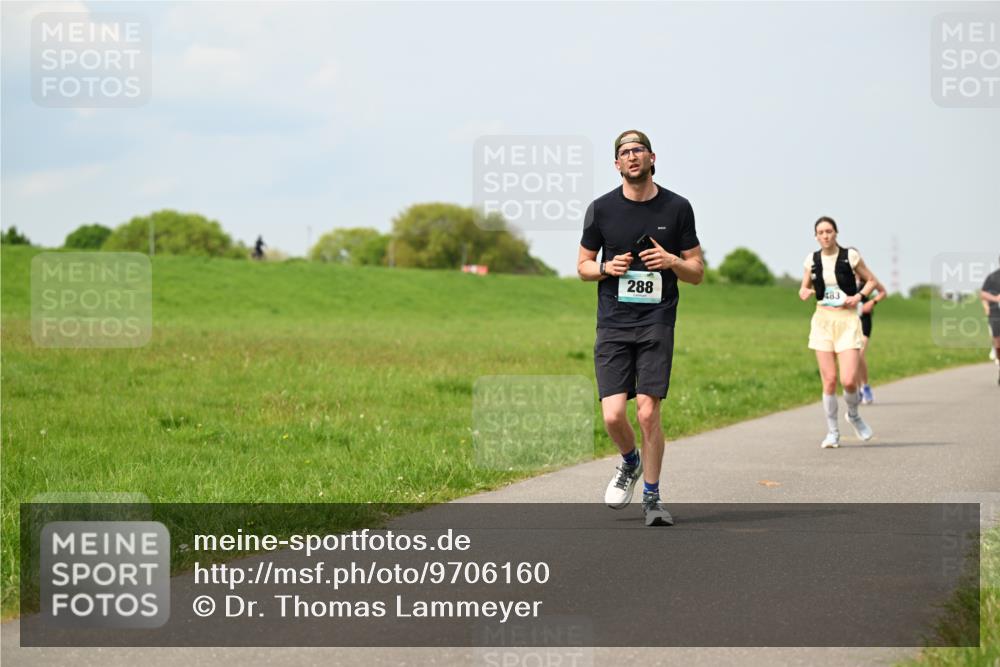10.05.2026 - 8. Wedeler Halbmarathon Dr. Thomas Lammeyer http://msf.ph/oto/9706160 10.05.2026 11:57:32 Laufen 288, 483 meine-sportfotos.de
