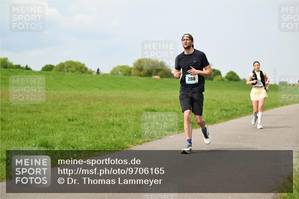 10.05.2026 - 8. Wedeler Halbmarathon Dr. Thomas Lammeyer http://msf.ph/oto/9706165 10.05.2026 11:57:32 Laufen 288, 483 meine-sportfotos.de