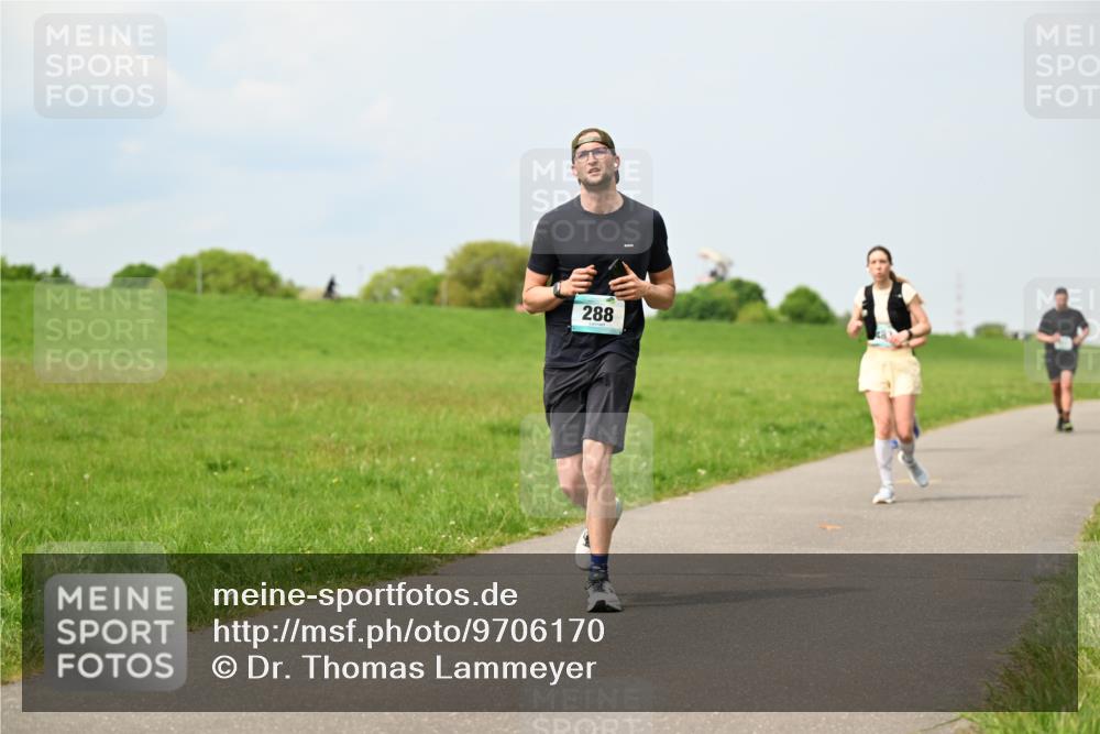 10.05.2026 - 8. Wedeler Halbmarathon Dr. Thomas Lammeyer http://msf.ph/oto/9706170 10.05.2026 11:57:32 Laufen 288 meine-sportfotos.de