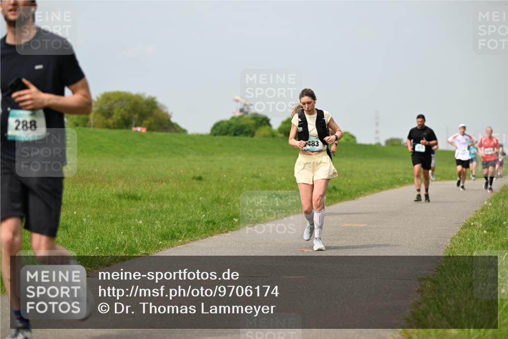 10.05.2026 - 8. Wedeler Halbmarathon Dr. Thomas Lammeyer http://msf.ph/oto/9706174 10.05.2026 11:57:33 Laufen 288, 483 meine-sportfotos.de