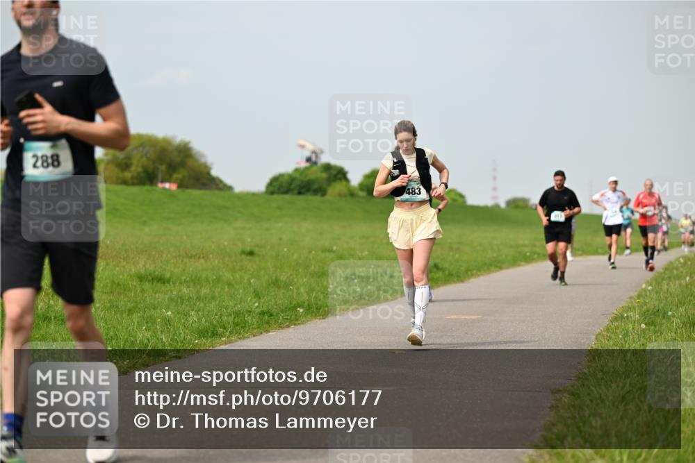 10.05.2026 - 8. Wedeler Halbmarathon Dr. Thomas Lammeyer http://msf.ph/oto/9706177 10.05.2026 11:57:33 Laufen 288, 483 meine-sportfotos.de