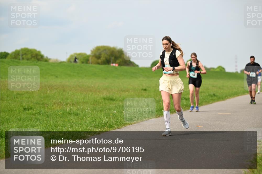 10.05.2026 - 8. Wedeler Halbmarathon Dr. Thomas Lammeyer http://msf.ph/oto/9706195 10.05.2026 11:57:34 Laufen 762 meine-sportfotos.de