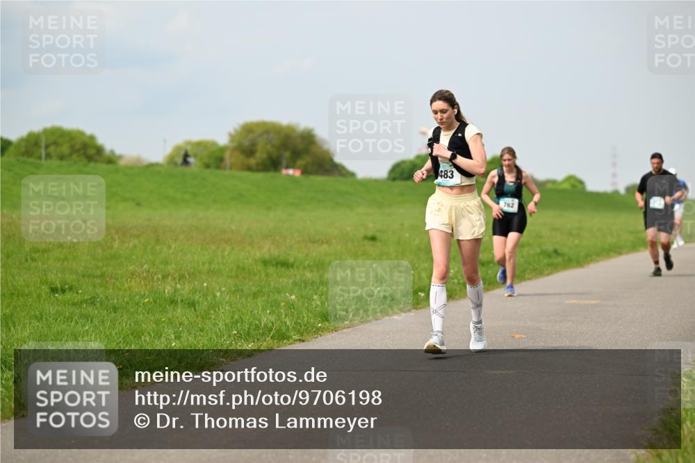 10.05.2026 - 8. Wedeler Halbmarathon Dr. Thomas Lammeyer http://msf.ph/oto/9706198 10.05.2026 11:57:34 Laufen 483, 762 meine-sportfotos.de