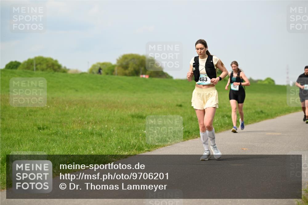 10.05.2026 - 8. Wedeler Halbmarathon Dr. Thomas Lammeyer http://msf.ph/oto/9706201 10.05.2026 11:57:35 Laufen 483 meine-sportfotos.de
