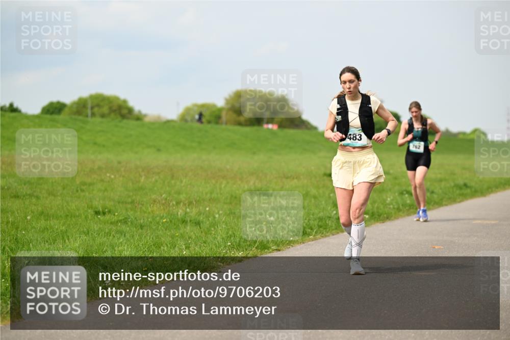 10.05.2026 - 8. Wedeler Halbmarathon Dr. Thomas Lammeyer http://msf.ph/oto/9706203 10.05.2026 11:57:35 Laufen 483, 762 meine-sportfotos.de