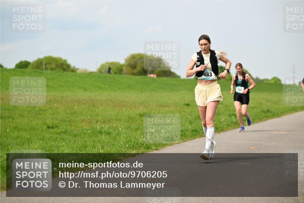 10.05.2026 - 8. Wedeler Halbmarathon Dr. Thomas Lammeyer http://msf.ph/oto/9706205 10.05.2026 11:57:35 Laufen 483, 762 meine-sportfotos.de
