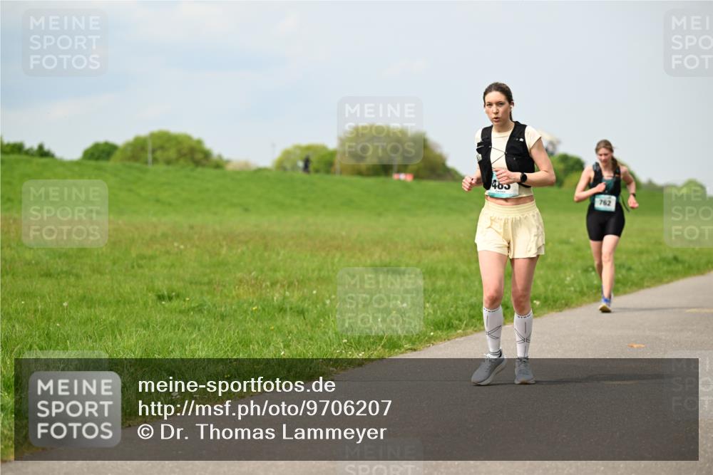 10.05.2026 - 8. Wedeler Halbmarathon Dr. Thomas Lammeyer http://msf.ph/oto/9706207 10.05.2026 11:57:35 Laufen 762 meine-sportfotos.de
