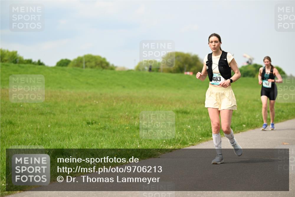 10.05.2026 - 8. Wedeler Halbmarathon Dr. Thomas Lammeyer http://msf.ph/oto/9706213 10.05.2026 11:57:35 Laufen 483, 762 meine-sportfotos.de