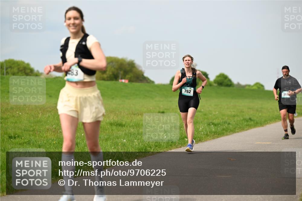 10.05.2026 - 8. Wedeler Halbmarathon Dr. Thomas Lammeyer http://msf.ph/oto/9706225 10.05.2026 11:57:36 Laufen 762, 317 meine-sportfotos.de