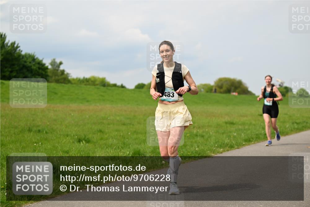 10.05.2026 - 8. Wedeler Halbmarathon Dr. Thomas Lammeyer http://msf.ph/oto/9706228 10.05.2026 11:57:37 Laufen 483 meine-sportfotos.de