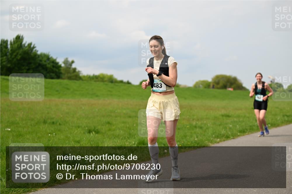 10.05.2026 - 8. Wedeler Halbmarathon Dr. Thomas Lammeyer http://msf.ph/oto/9706230 10.05.2026 11:57:37 Laufen 483 meine-sportfotos.de