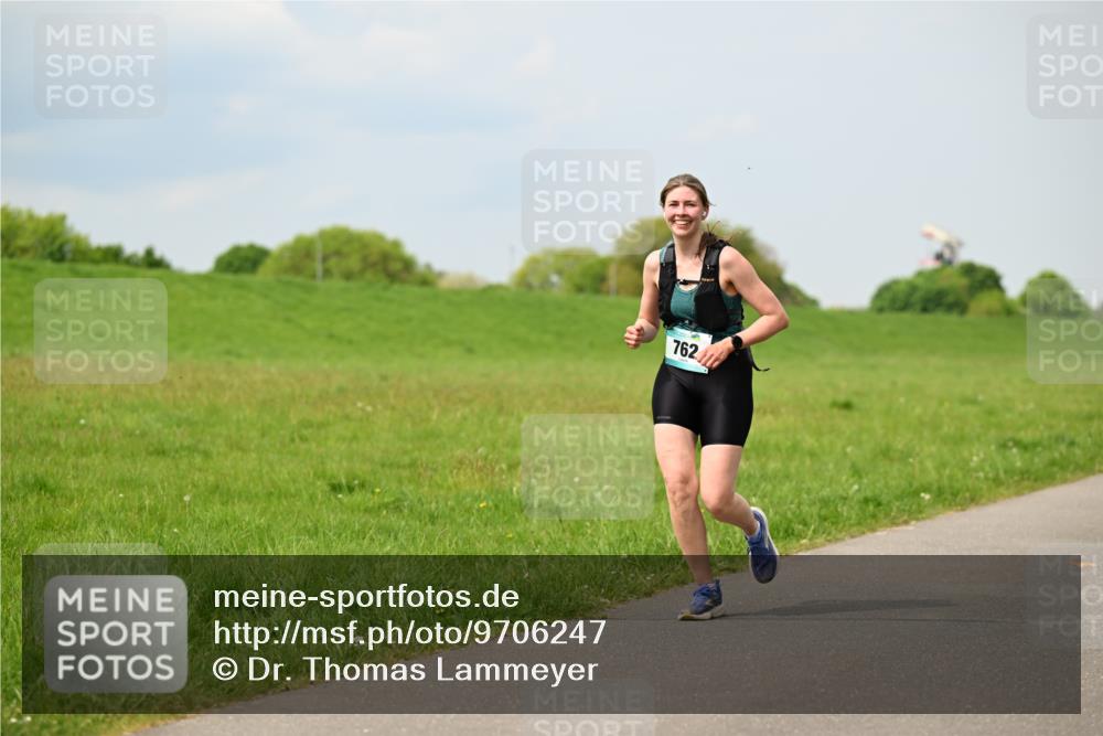 10.05.2026 - 8. Wedeler Halbmarathon Dr. Thomas Lammeyer http://msf.ph/oto/9706247 10.05.2026 11:57:39 Laufen 762 meine-sportfotos.de