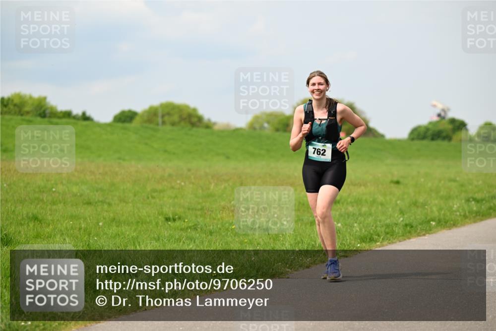 10.05.2026 - 8. Wedeler Halbmarathon Dr. Thomas Lammeyer http://msf.ph/oto/9706250 10.05.2026 11:57:39 Laufen 1105, 762 meine-sportfotos.de