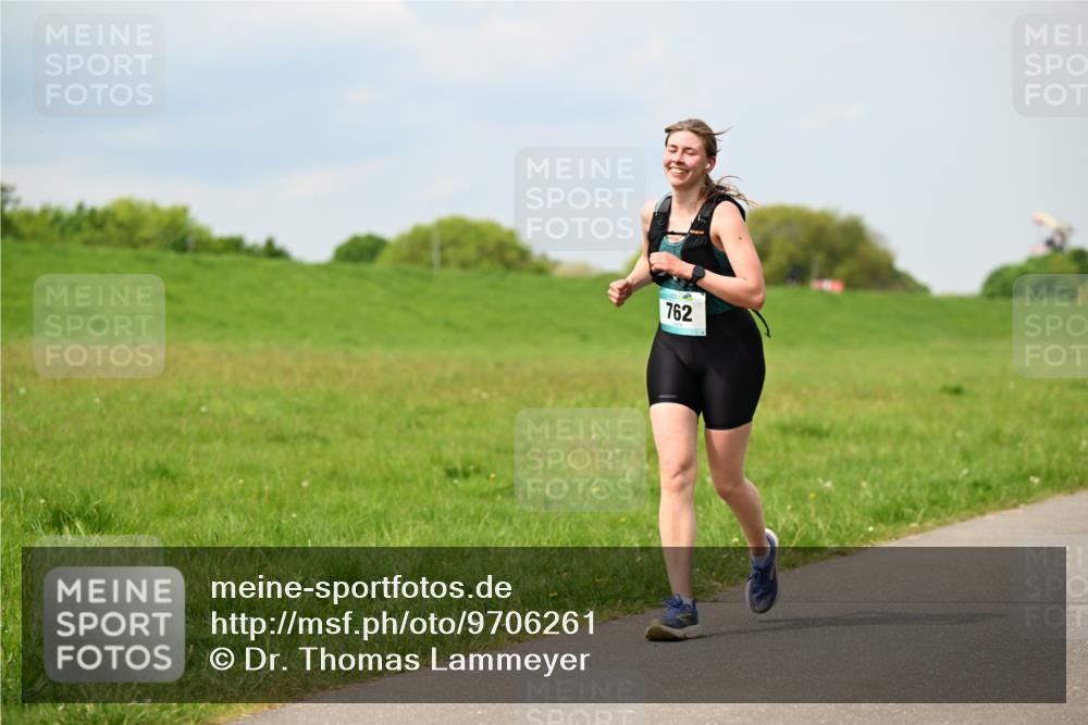 10.05.2026 - 8. Wedeler Halbmarathon Dr. Thomas Lammeyer http://msf.ph/oto/9706261 10.05.2026 11:57:39 Laufen 762 meine-sportfotos.de