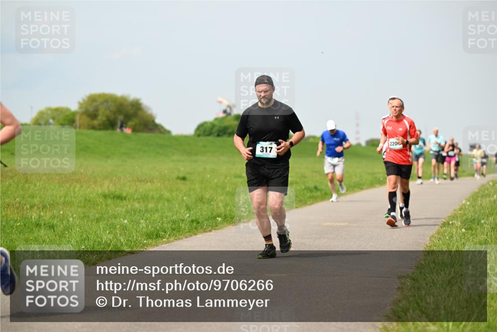 10.05.2026 - 8. Wedeler Halbmarathon Dr. Thomas Lammeyer http://msf.ph/oto/9706266 10.05.2026 11:57:40 Laufen 2206, 317 meine-sportfotos.de
