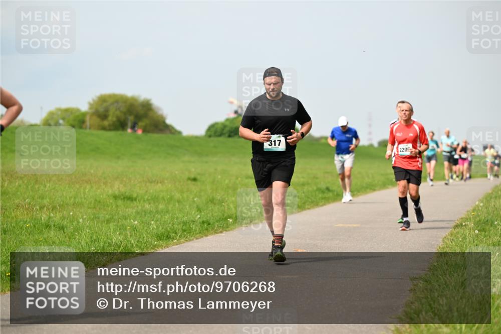 10.05.2026 - 8. Wedeler Halbmarathon Dr. Thomas Lammeyer http://msf.ph/oto/9706268 10.05.2026 11:57:40 Laufen 317, 2200 meine-sportfotos.de