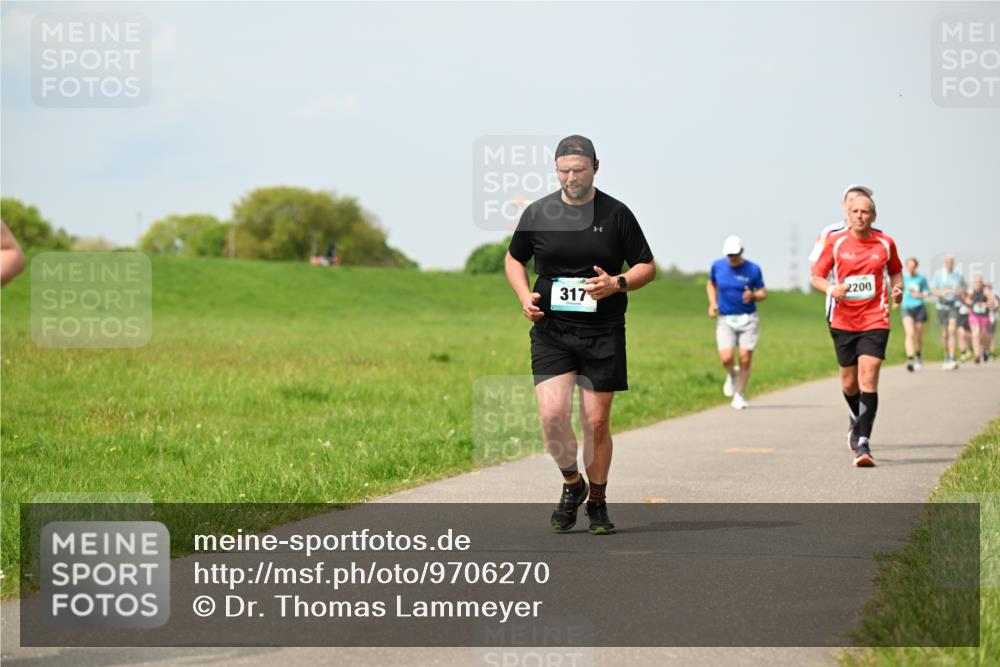10.05.2026 - 8. Wedeler Halbmarathon Dr. Thomas Lammeyer http://msf.ph/oto/9706270 10.05.2026 11:57:41 Laufen 317, 2200 meine-sportfotos.de