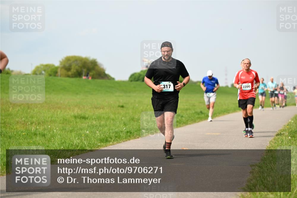 10.05.2026 - 8. Wedeler Halbmarathon Dr. Thomas Lammeyer http://msf.ph/oto/9706271 10.05.2026 11:57:40 Laufen 317, 2200 meine-sportfotos.de