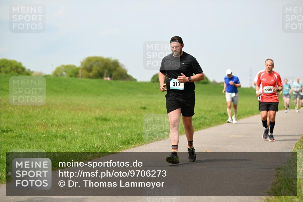 10.05.2026 - 8. Wedeler Halbmarathon Dr. Thomas Lammeyer http://msf.ph/oto/9706273 10.05.2026 11:57:41 Laufen 317, 2200 meine-sportfotos.de