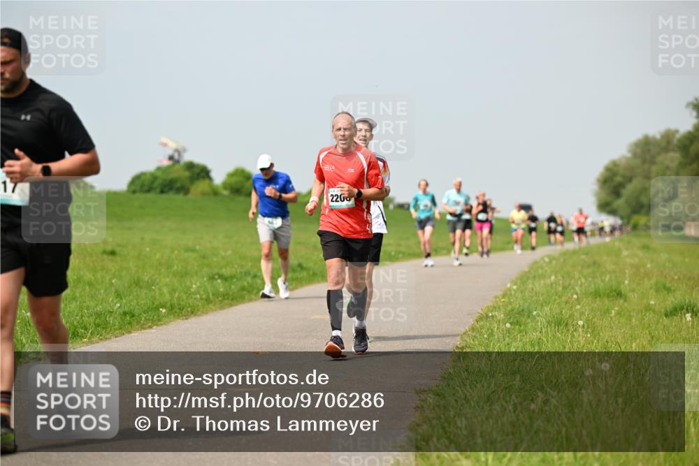 10.05.2026 - 8. Wedeler Halbmarathon Dr. Thomas Lammeyer http://msf.ph/oto/9706286 10.05.2026 11:57:42 Laufen 220 meine-sportfotos.de