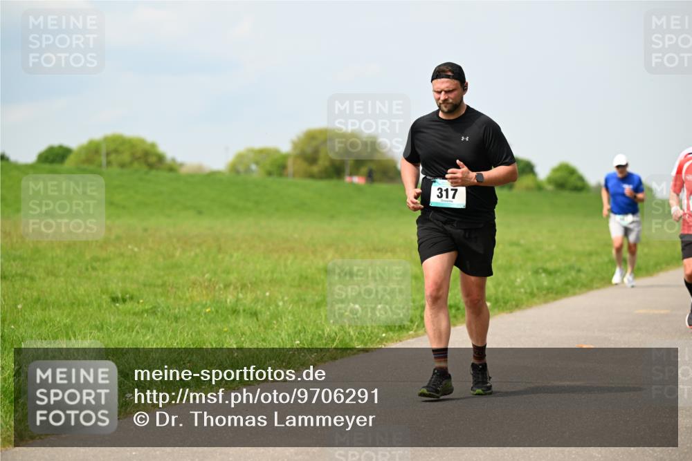 10.05.2026 - 8. Wedeler Halbmarathon Dr. Thomas Lammeyer http://msf.ph/oto/9706291 10.05.2026 11:57:41 Laufen 317 meine-sportfotos.de