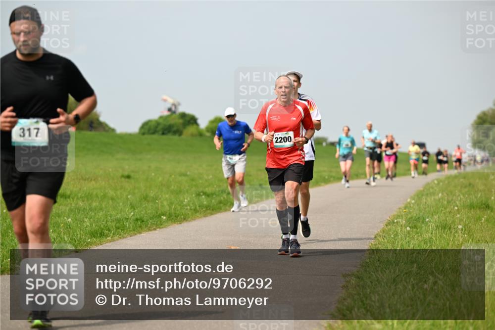 10.05.2026 - 8. Wedeler Halbmarathon Dr. Thomas Lammeyer http://msf.ph/oto/9706292 10.05.2026 11:57:43 Laufen 317, 2200 meine-sportfotos.de