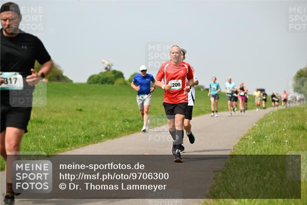 10.05.2026 - 8. Wedeler Halbmarathon Dr. Thomas Lammeyer http://msf.ph/oto/9706300 10.05.2026 11:57:43 Laufen 317, 200 meine-sportfotos.de