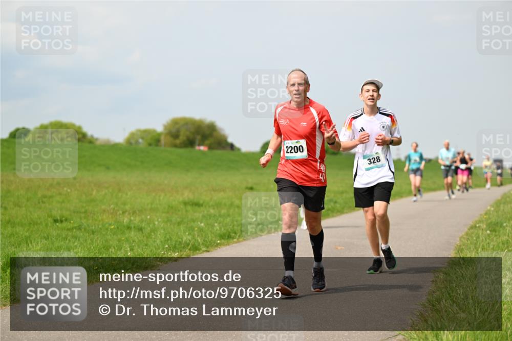 10.05.2026 - 8. Wedeler Halbmarathon Dr. Thomas Lammeyer http://msf.ph/oto/9706325 10.05.2026 11:57:44 Laufen 2200, 328 meine-sportfotos.de