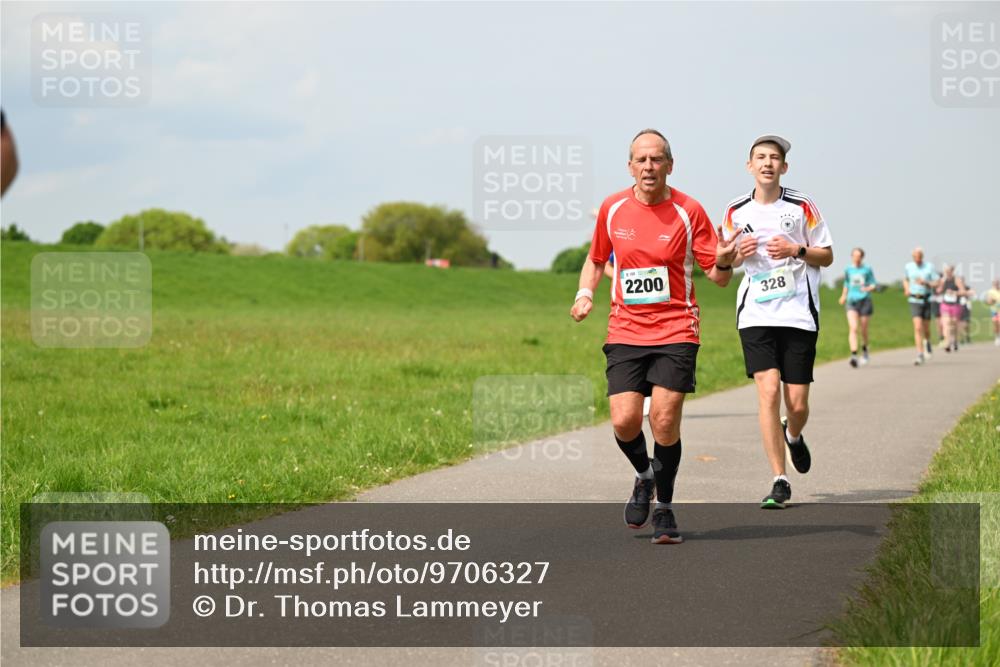 10.05.2026 - 8. Wedeler Halbmarathon Dr. Thomas Lammeyer http://msf.ph/oto/9706327 10.05.2026 11:57:44 Laufen 2200, 328 meine-sportfotos.de