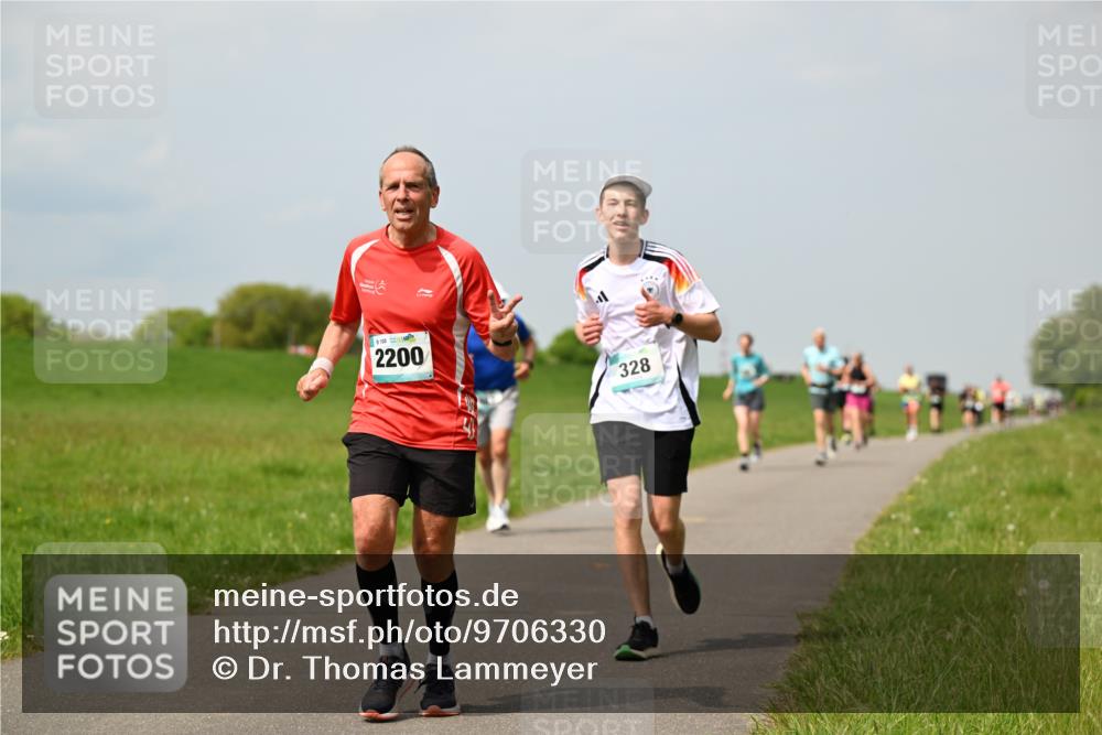 10.05.2026 - 8. Wedeler Halbmarathon Dr. Thomas Lammeyer http://msf.ph/oto/9706330 10.05.2026 11:57:45 Laufen 100, 2200, 328 meine-sportfotos.de