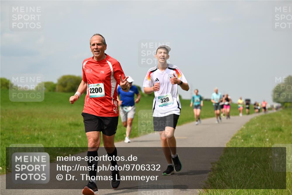 10.05.2026 - 8. Wedeler Halbmarathon Dr. Thomas Lammeyer http://msf.ph/oto/9706332 10.05.2026 11:57:45 Laufen 2200, 328 meine-sportfotos.de