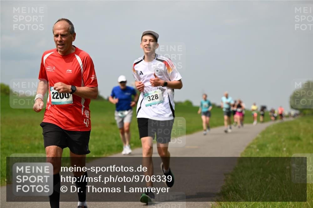 10.05.2026 - 8. Wedeler Halbmarathon Dr. Thomas Lammeyer http://msf.ph/oto/9706339 10.05.2026 11:57:46 Laufen 2200, 328 meine-sportfotos.de