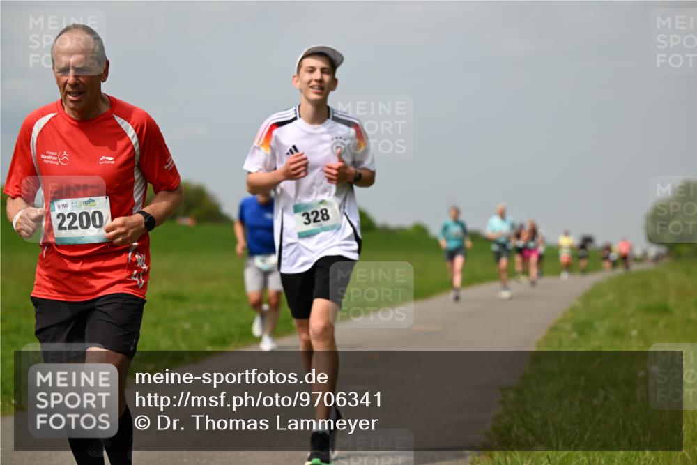 10.05.2026 - 8. Wedeler Halbmarathon Dr. Thomas Lammeyer http://msf.ph/oto/9706341 10.05.2026 11:57:46 Laufen 1009, 2200, 328 meine-sportfotos.de