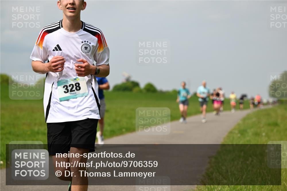 10.05.2026 - 8. Wedeler Halbmarathon Dr. Thomas Lammeyer http://msf.ph/oto/9706359 10.05.2026 11:57:47 Laufen 328 meine-sportfotos.de