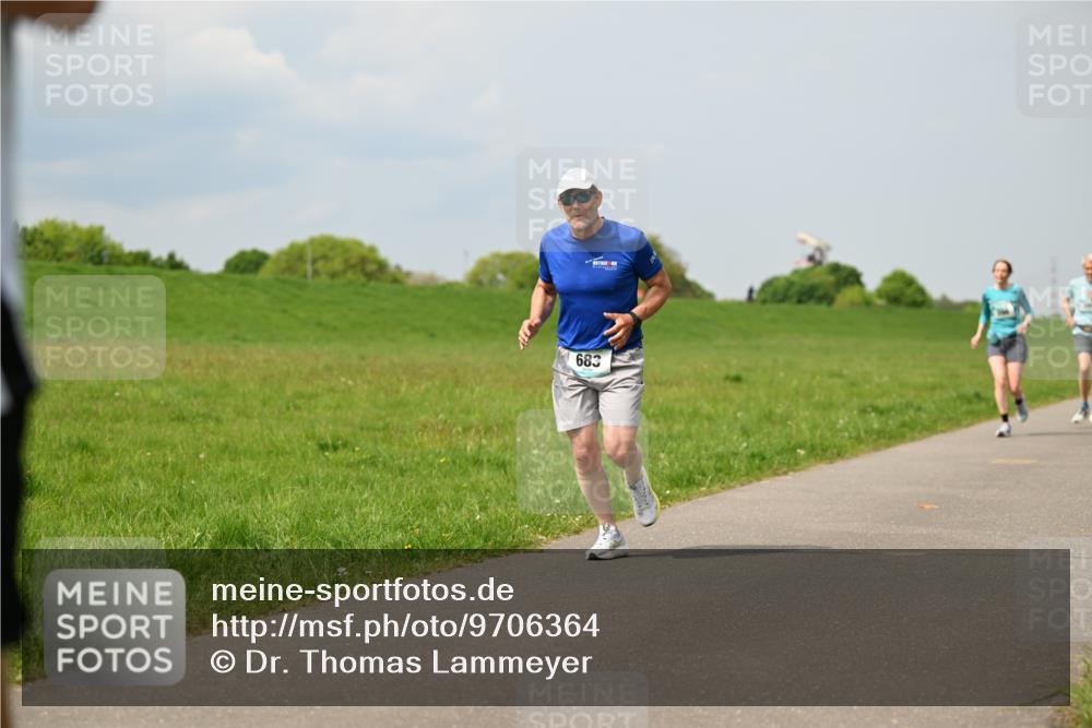 10.05.2026 - 8. Wedeler Halbmarathon Dr. Thomas Lammeyer http://msf.ph/oto/9706364 10.05.2026 11:57:48 Laufen 683 meine-sportfotos.de