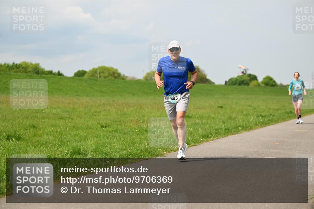 10.05.2026 - 8. Wedeler Halbmarathon Dr. Thomas Lammeyer http://msf.ph/oto/9706369 10.05.2026 11:57:48 Laufen 683 meine-sportfotos.de