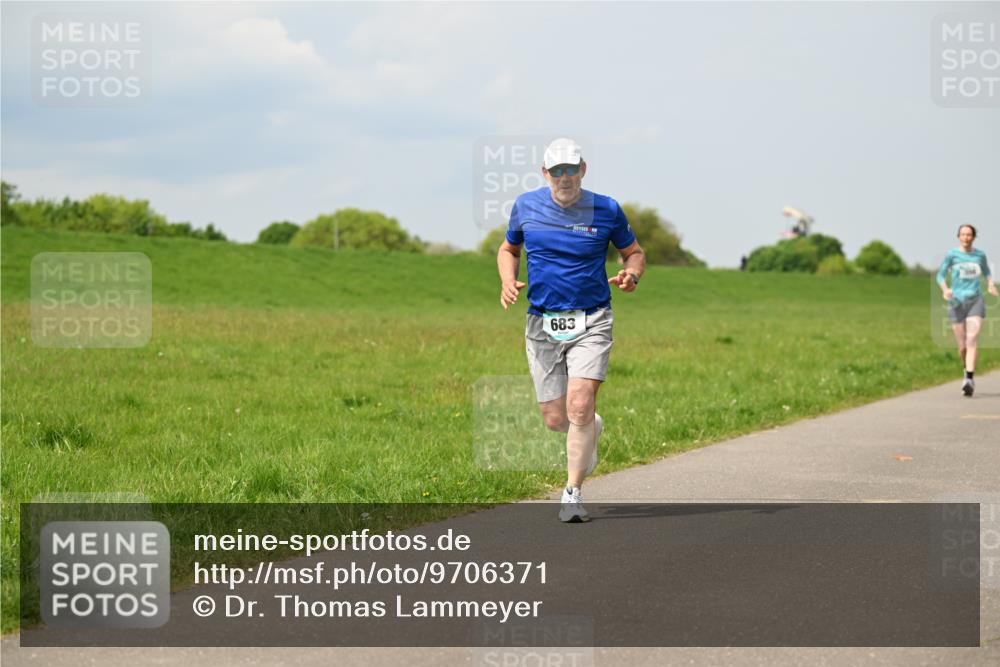 10.05.2026 - 8. Wedeler Halbmarathon Dr. Thomas Lammeyer http://msf.ph/oto/9706371 10.05.2026 11:57:48 Laufen 683 meine-sportfotos.de